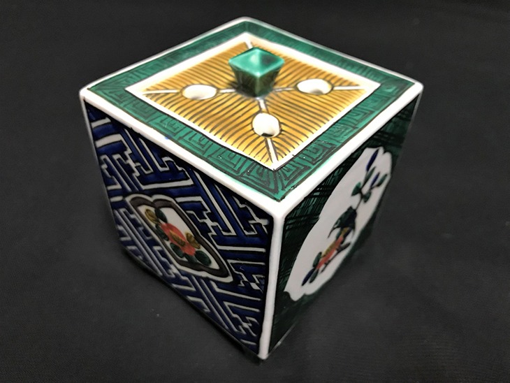 九谷焼に描かれた雷紋